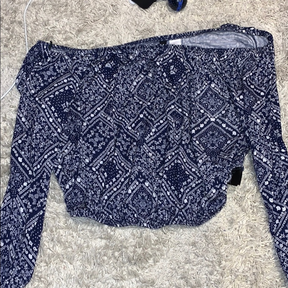 size M Off the Shoulder blouse